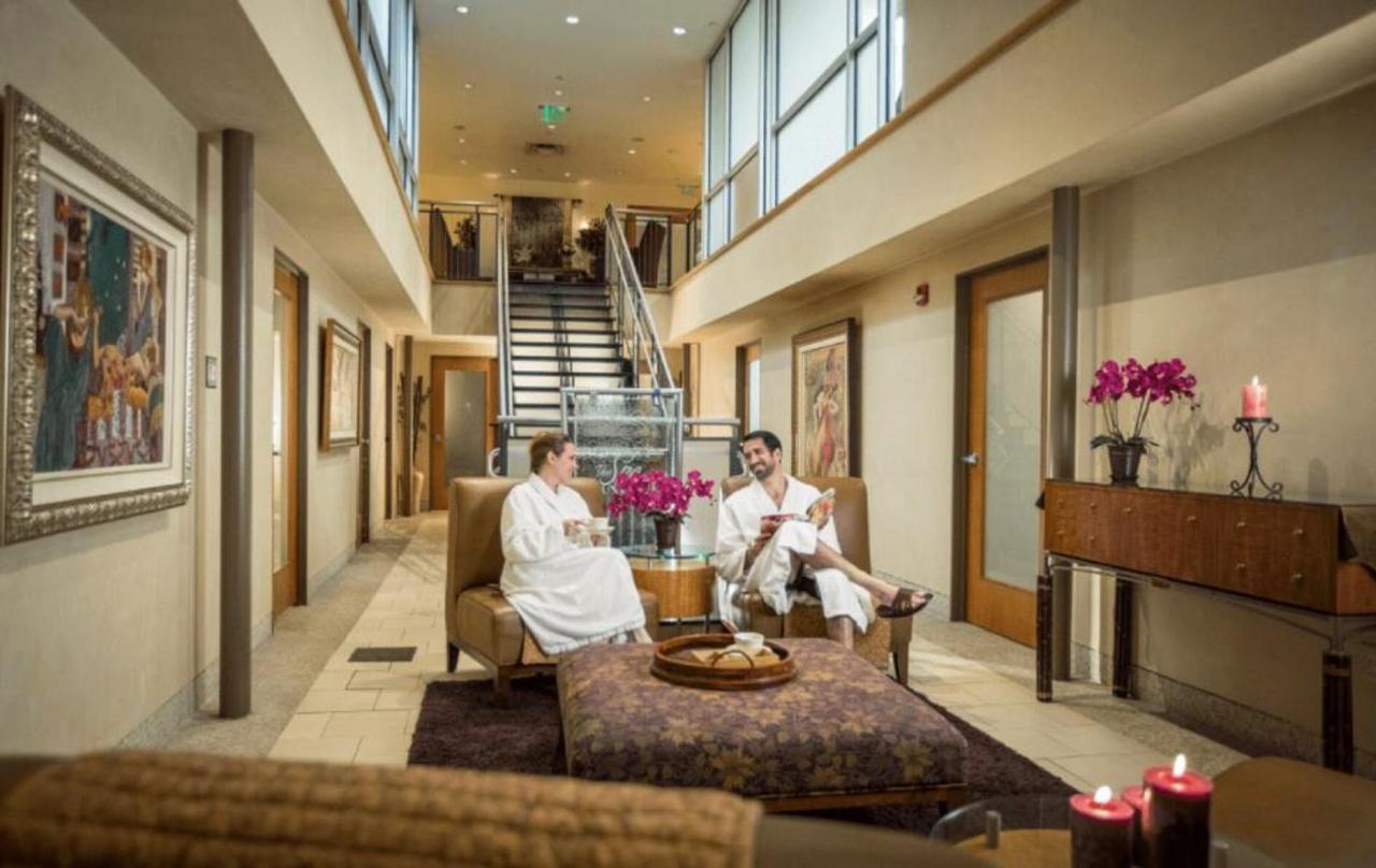 Mountaineer Casino Hotel 3*